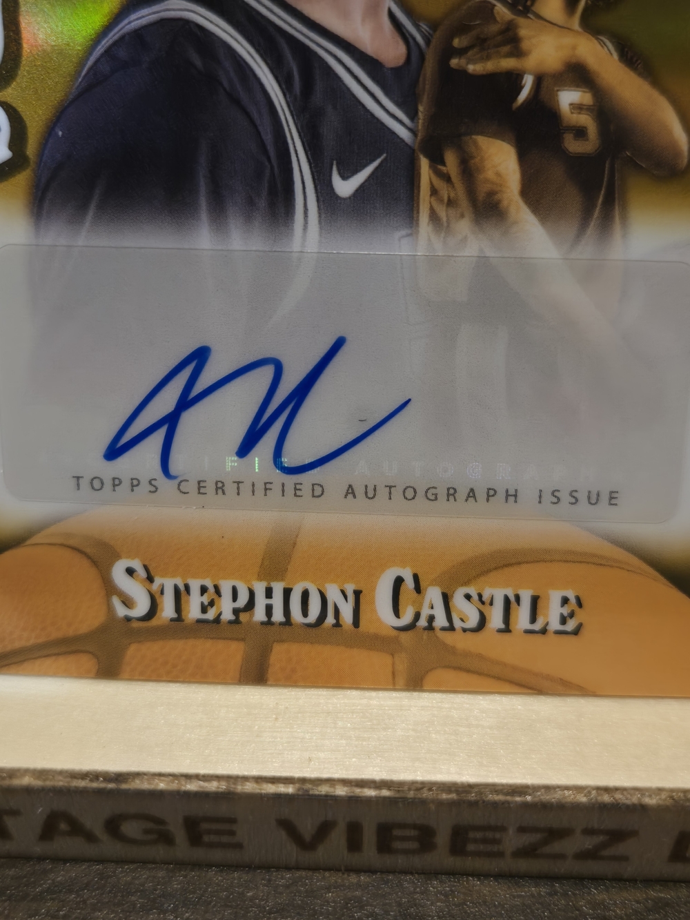 Stephon Castle 34/50 Gold Autograph Basketball Trading Card - Picture 8 of 11